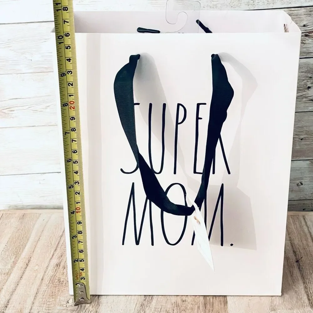NWT Rae Dunn White Super Mom gift bag with bees & hanging to:/from: little card
